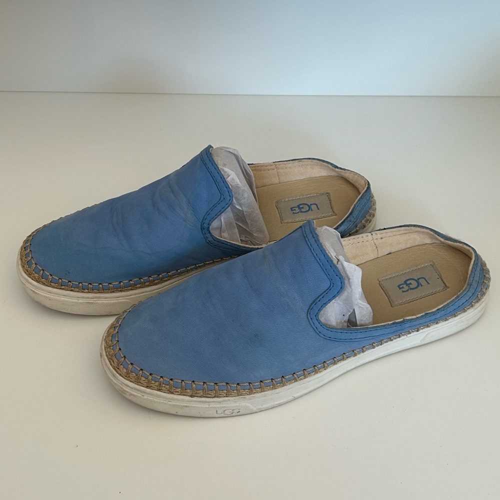UGG AUSTRALIA Caleel Azul Blue Leather Sz 9 Slip On Sneaker Loafer Mules 1010102